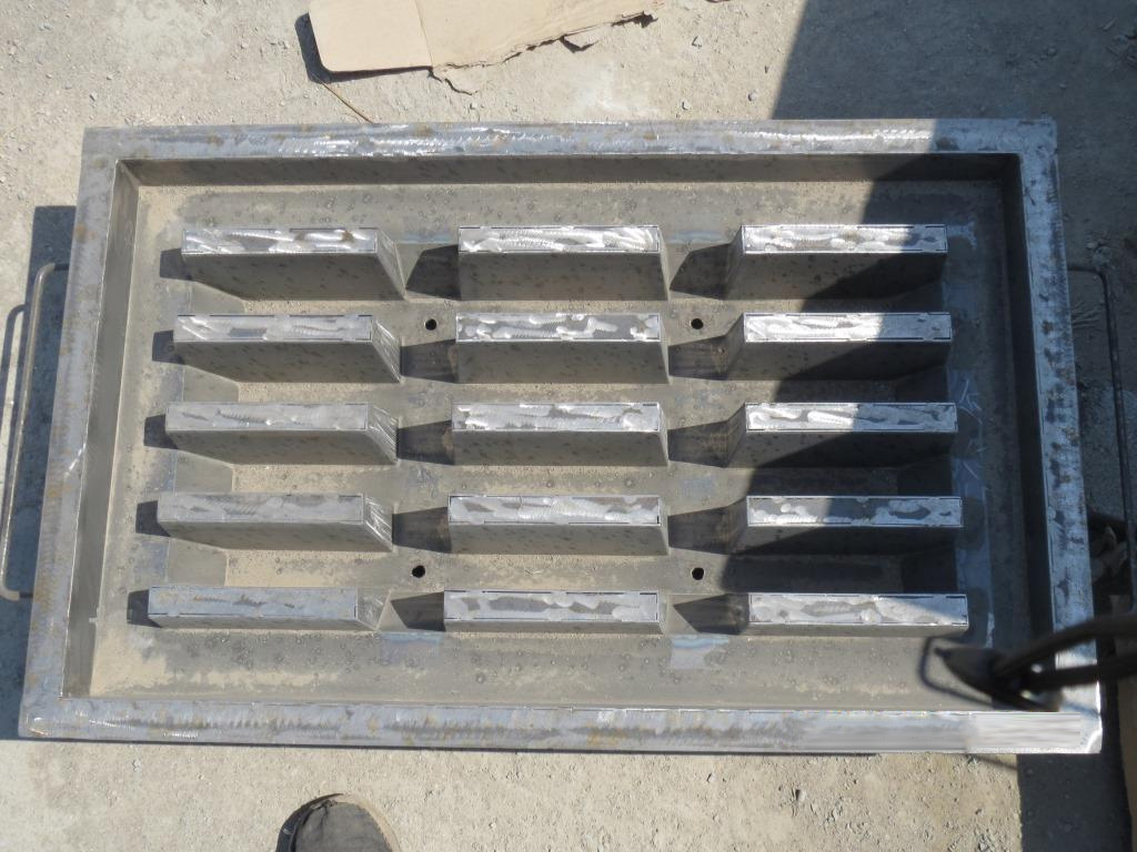 1618059817875497.jpg 蓋板模具.jpg