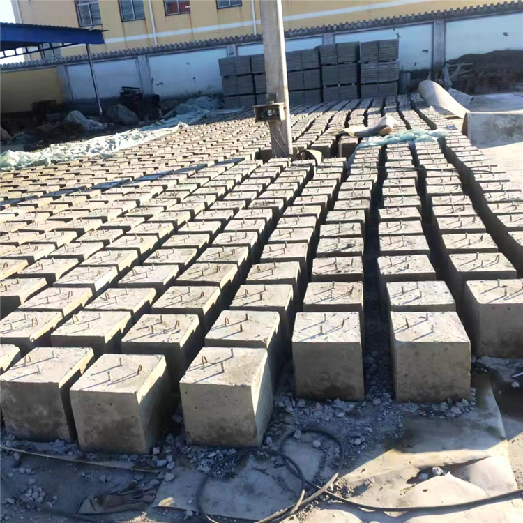 1645427896135098.jpg 光伏基礎墩實景3.jpg